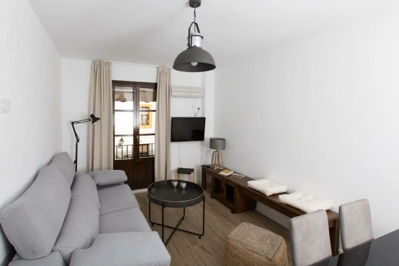 Apartamento Saravia Only Families Cordoba Apartment